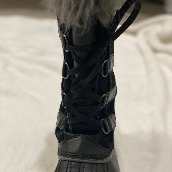 Sorel Waterproof boots size 2 - Picture 3 of 4